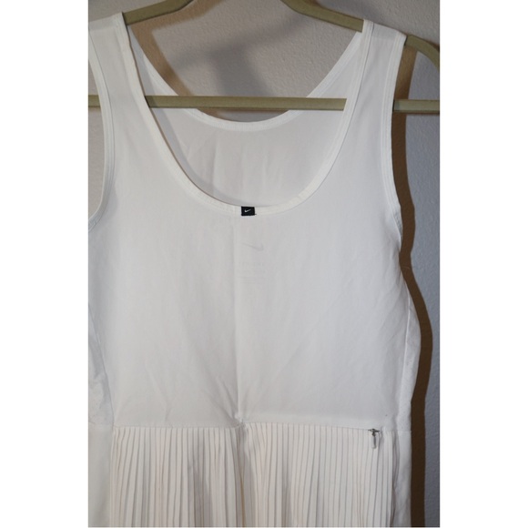 Nike DriFit Golf Dress - Picture 10 of 12